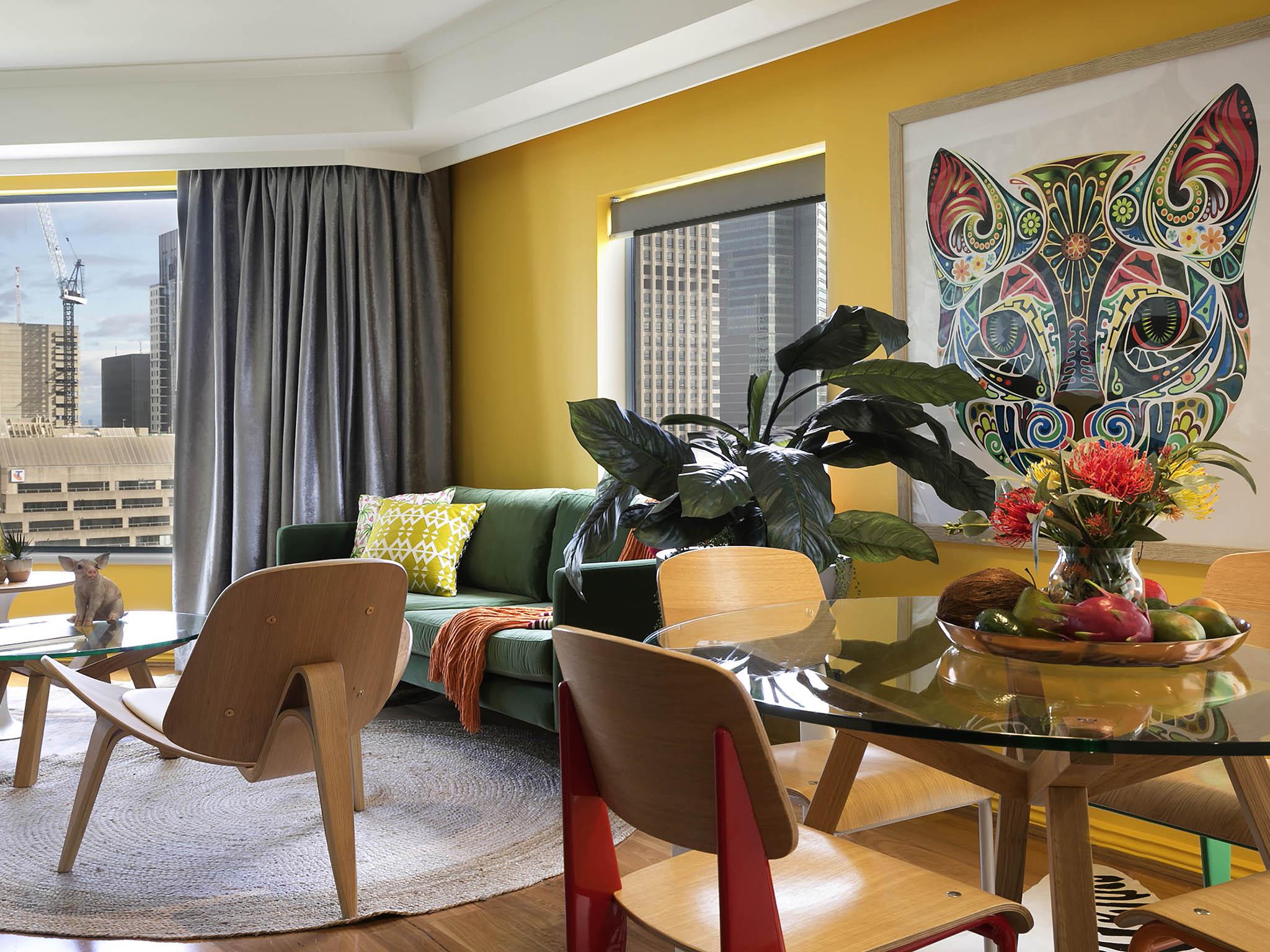 Pullman Sydney Hyde Park Hotel Ngoại thất bức ảnh A living room