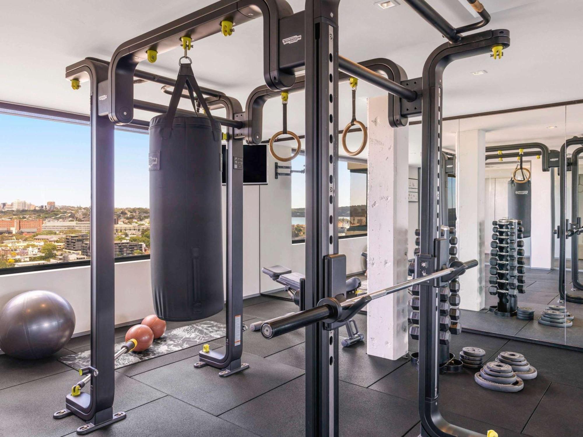 Pullman Sydney Hyde Park Hotel Ngoại thất bức ảnh The gym at The Ivy Collection