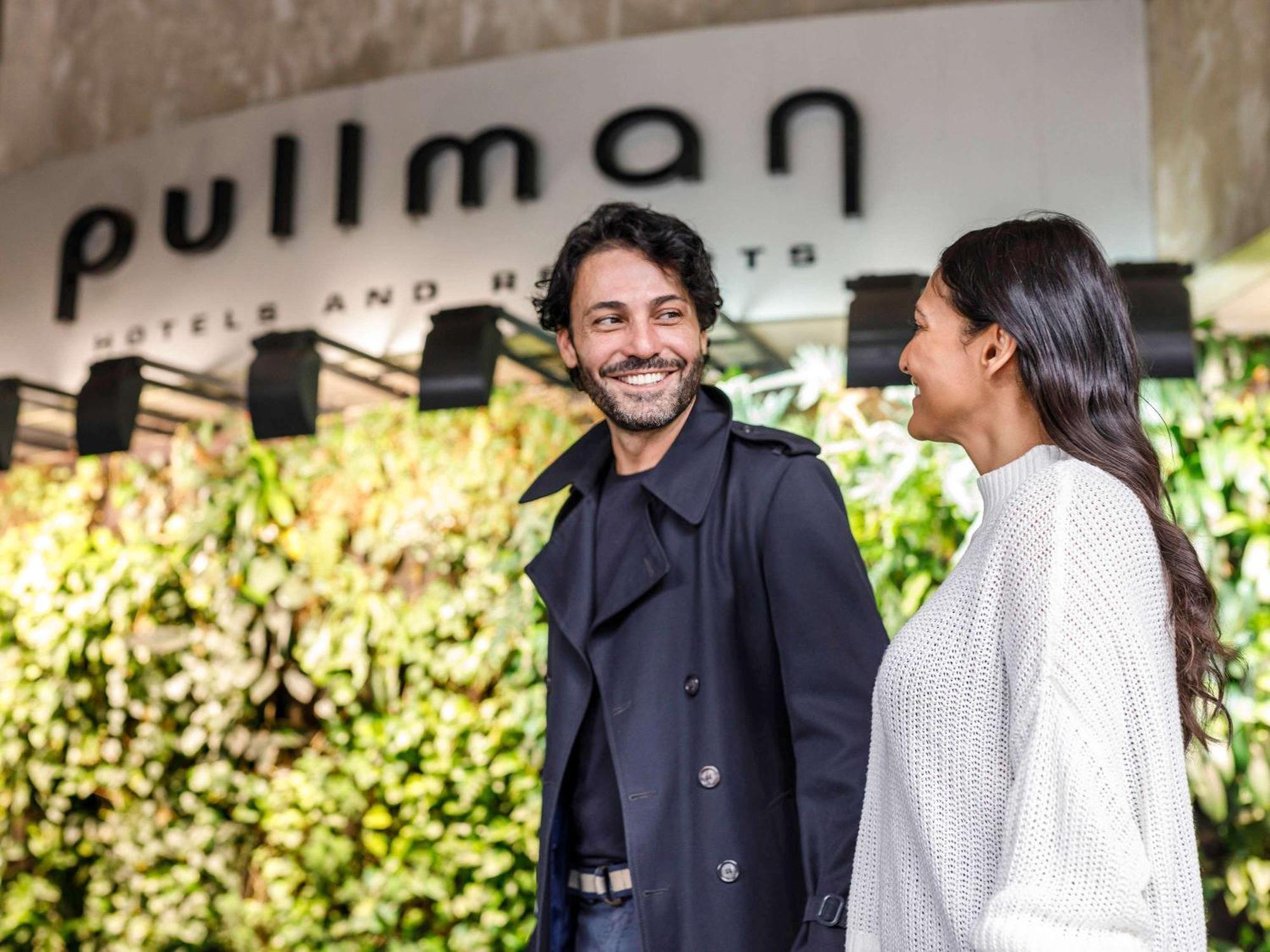 Pullman Sydney Hyde Park Hotel Ngoại thất bức ảnh Pulman at the opening of his store in Madrid, 2019