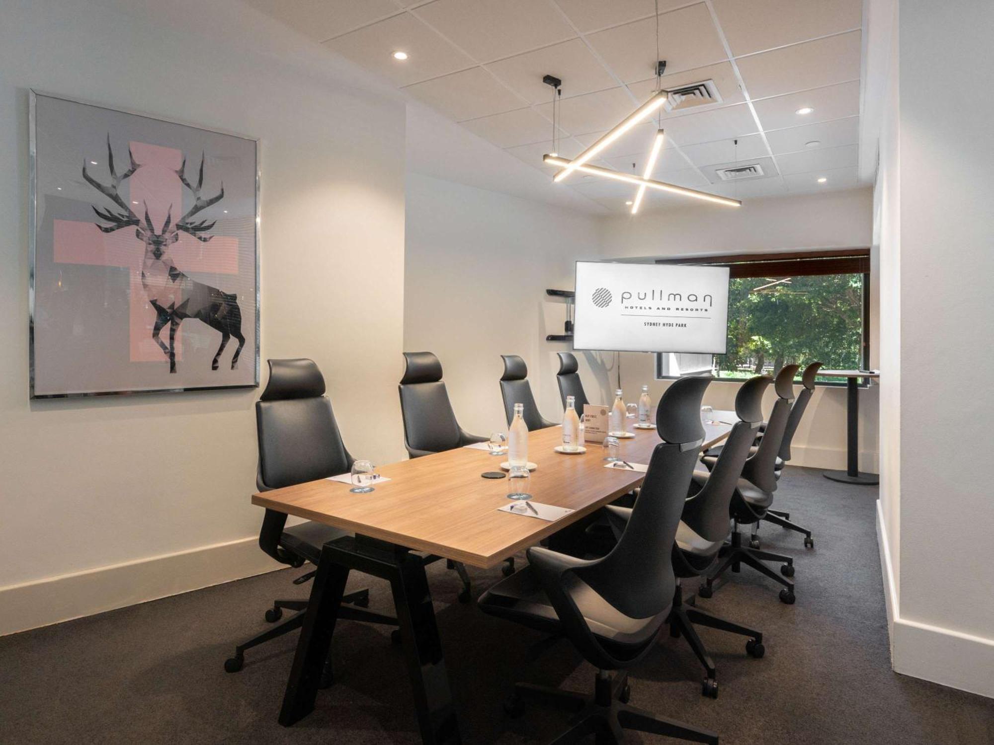 Pullman Sydney Hyde Park Hotel Ngoại thất bức ảnh Boardroom at the Pullman Hotel, Adelaide