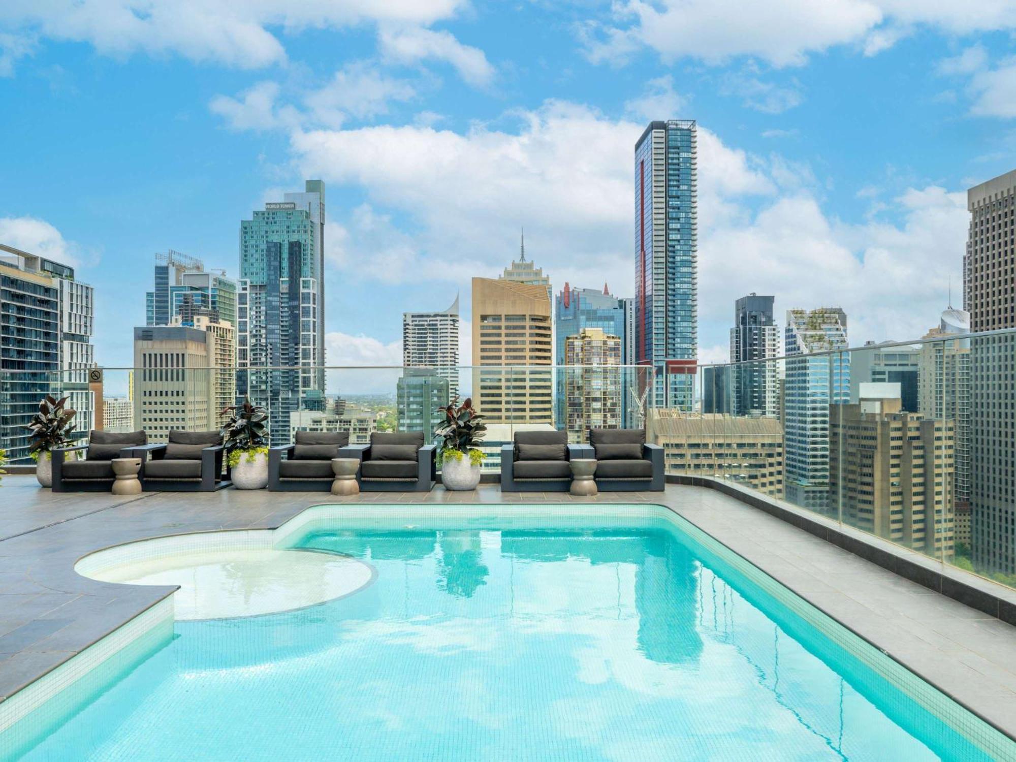 Pullman Sydney Hyde Park Hotel Ngoại thất bức ảnh Rooftop pool at Emporio