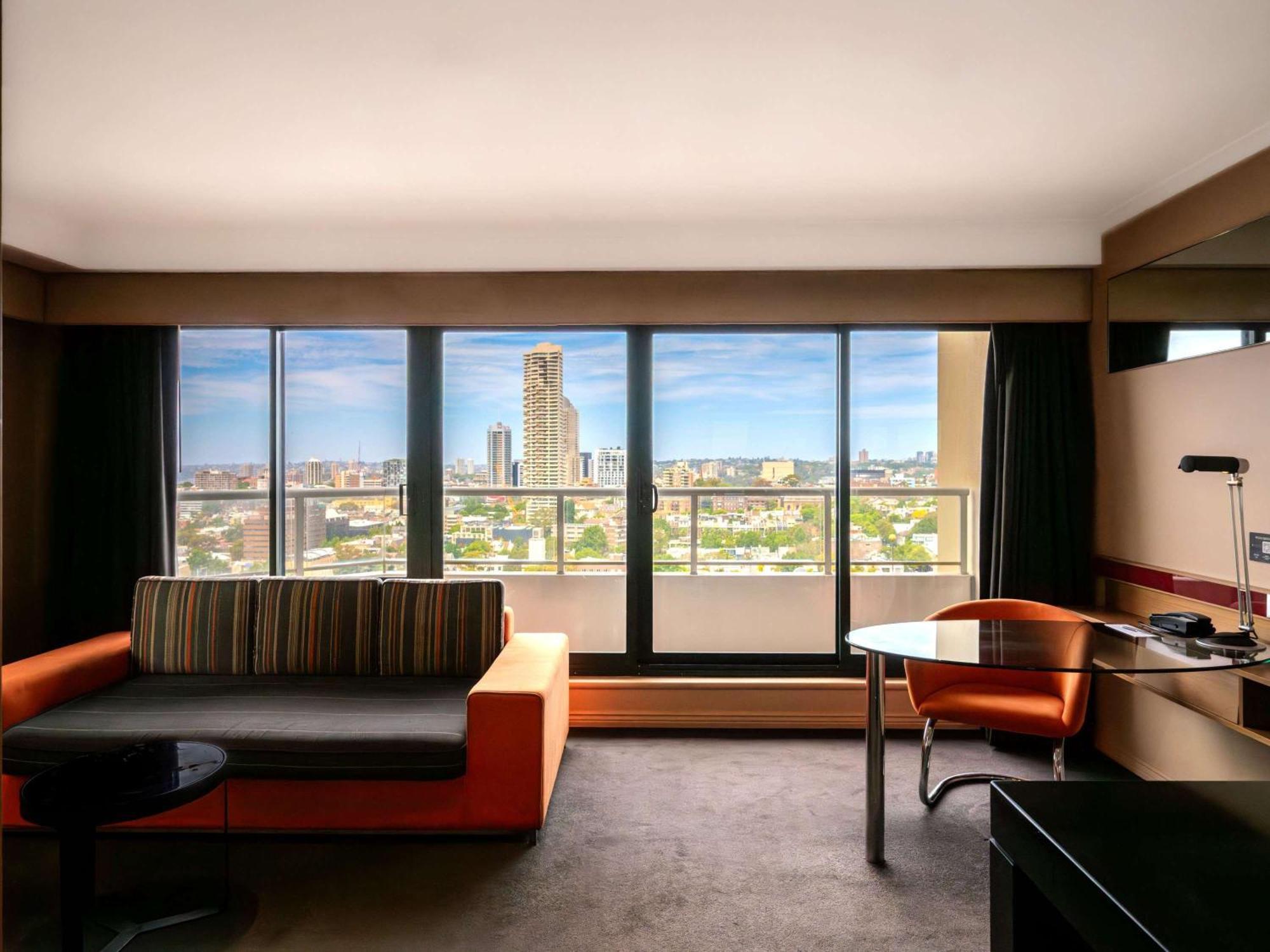 Pullman Sydney Hyde Park Hotel Ngoại thất bức ảnh A room at the hotel
